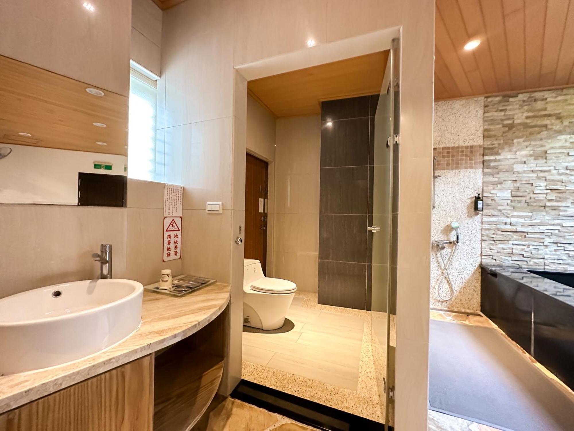 مبيت وإفطار جياوكسي Yage Hotspring House المظهر الخارجي الصورة